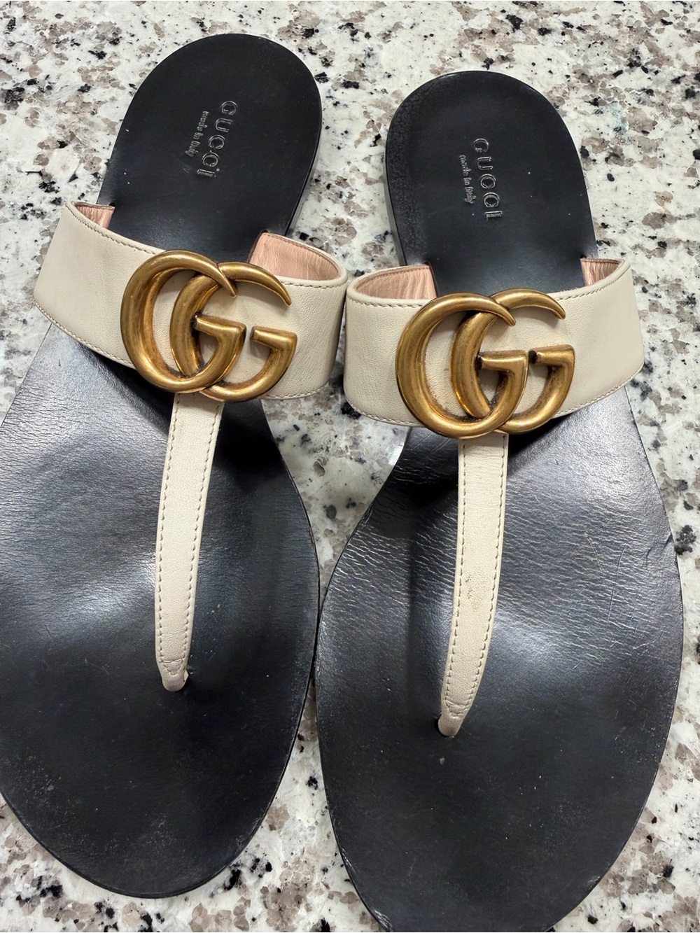 Gucci Beige Leather Thong Sandals with Gold Double G